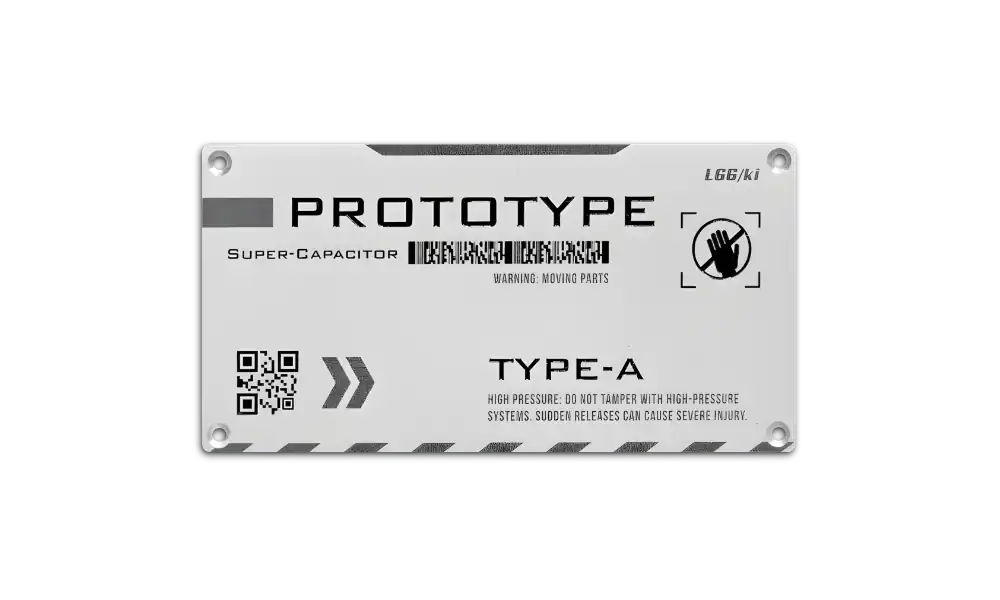 Eloxiertes Aluminium-Typenschild mit industrieller Gravur und UV-Druck, ausgelegt für Seriennummern und QR-Co